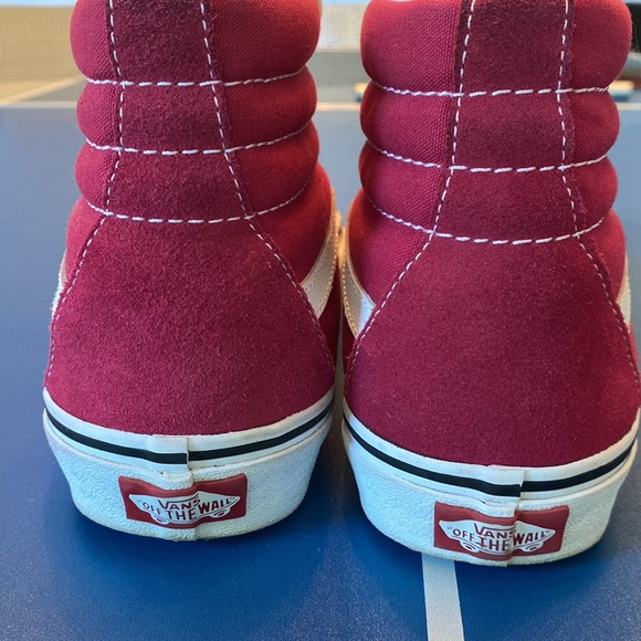 Vans Women's Sneakers in Fuschia and White
Women’s 8 Great preowned condition - Picture 3 of 9